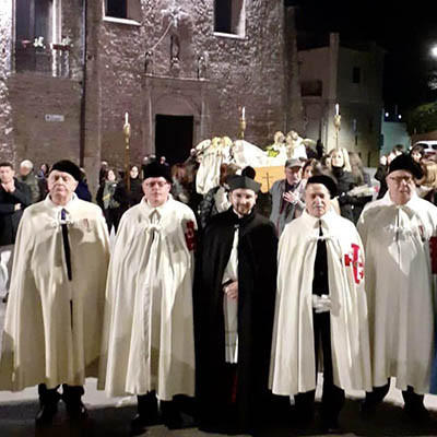Una rappresentanza di Cavalieri e Dame della Delegazione di Matera ha preso parte alle celebrazioni in occasione del Triduo Pasquale.