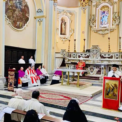 Venerdì Santo, le Dame e i Cavalieri della Delegazione di Crotone Santa Saverina hanno animato la Celebrazione Eucaristica partecipando anche alla successiva Processione.